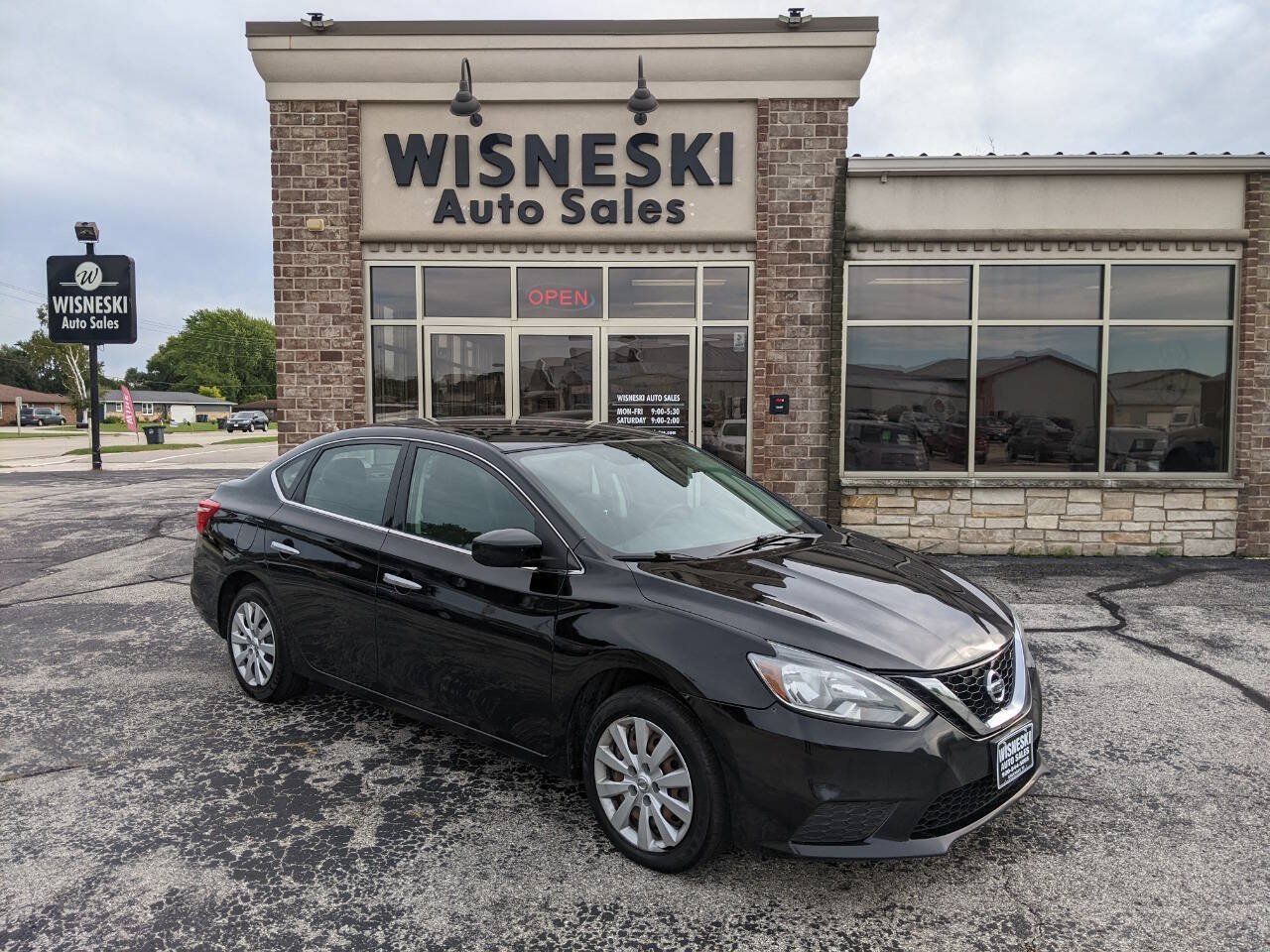 Used 2016 Nissan Sentra S FWD image 1