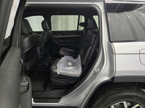 New 2025 Jeep Grand Cherokee L Limited w/ Trailer Tow Package image 23