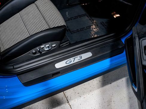 Used 2018 Porsche 911 GT3 RWD image 28