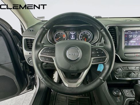 Used 2019 Jeep Cherokee Latitude w/ Cold Weather Group image 13