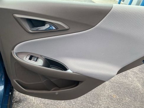 Used 2025 Chevrolet Malibu LT image 32