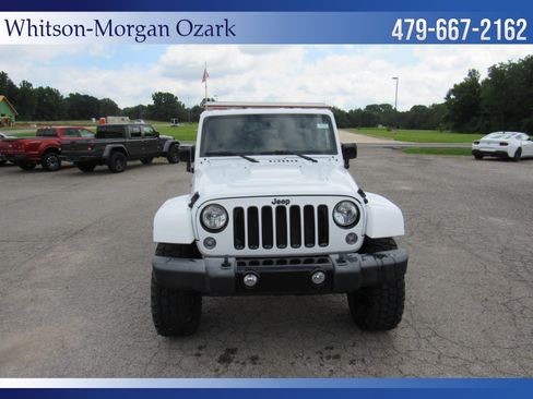 Used 2015 Jeep Wrangler Unlimited Sahara AWD/4WD image 22