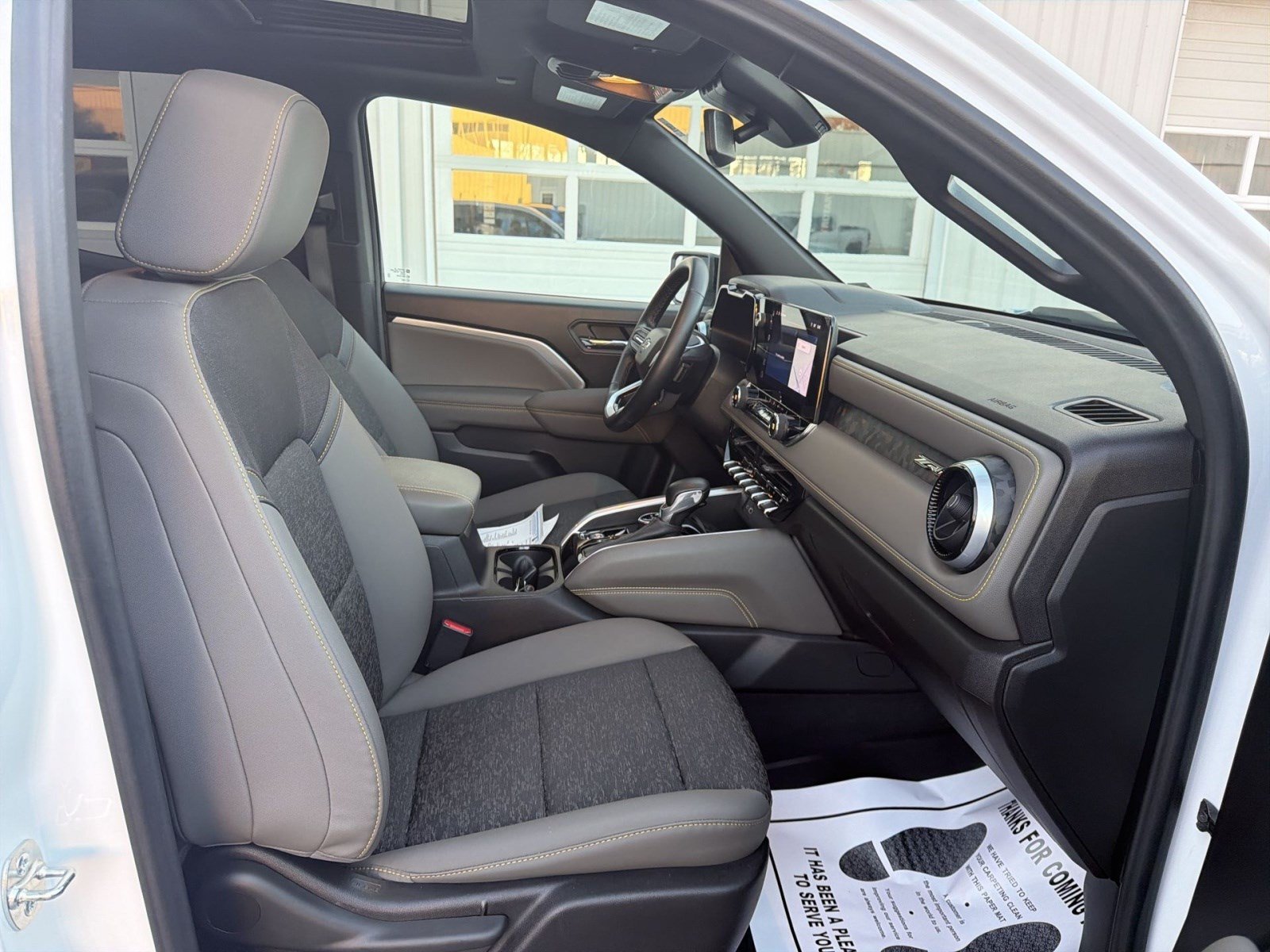 Used 2024 Chevrolet Colorado ZR2 AWD/4WD image 26