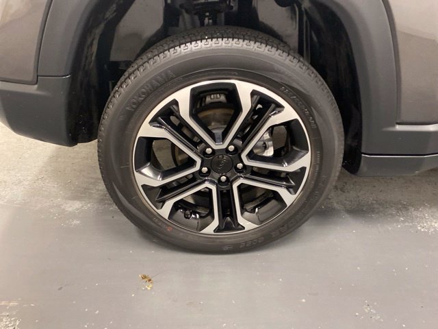 Used 2023 Jeep Compass Limited w/ Sun and Sound Group AWD/4WD image 30