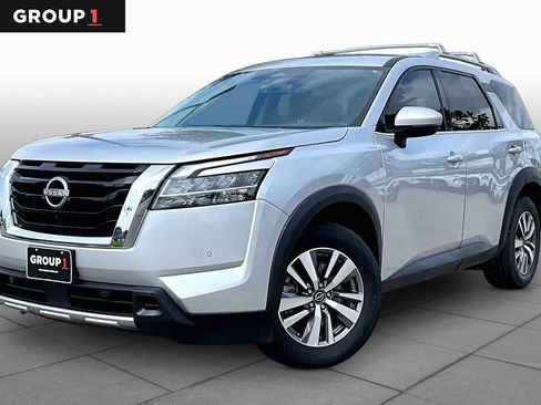 Used 2023 Nissan Pathfinder SL image 1