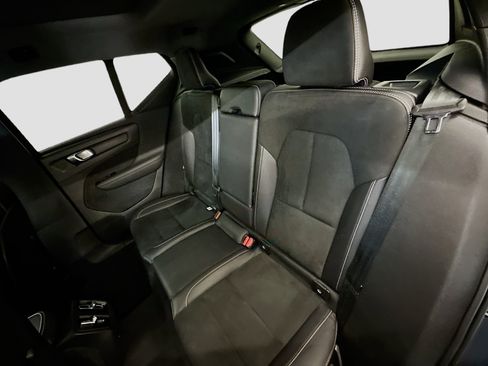 Used 2022 Volvo XC40 P8 Recharge Plus image 30