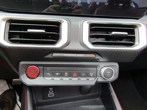 Used 2025 Ford Mustang GT Premium RWD image 38