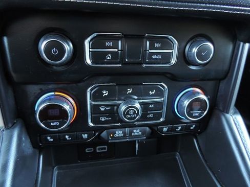 Used 2023 Chevrolet Suburban Premier image 28