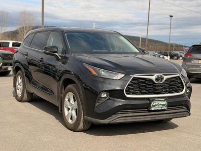 Used 2022 Toyota Highlander LE