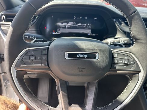 New 2026 Jeep Grand Cherokee L Limited AWD/4WD image 19