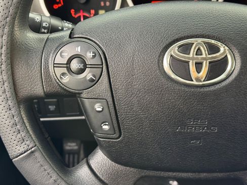 Used 2010 Toyota Tundra w/ SR5 Package image 19