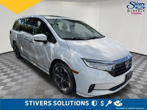 Used 2024 Honda Odyssey Elite image 3