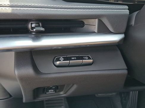 Used 2024 Chevrolet Corvette Stingray Preferred Conv w/ Z51 Performance Package image 23