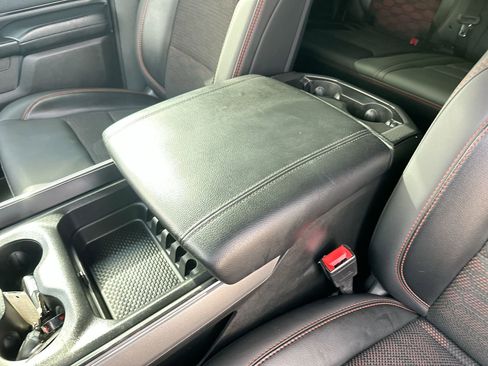 Used 2022 RAM 1500 Big Horn w/ Built-to-serve Edition image 20