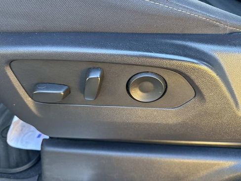 Used 2025 Chevrolet Silverado 1500 LT AWD/4WD image 27