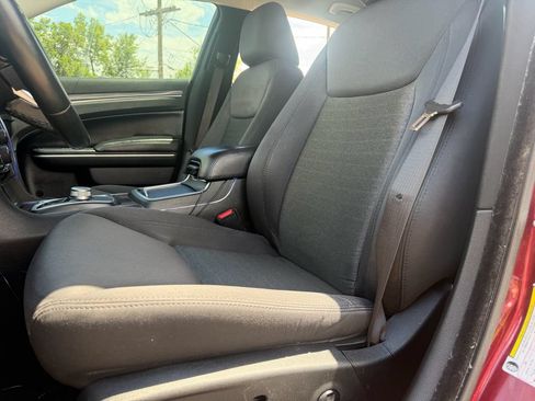 Used 2019 Chrysler 300 Touring w/ Sport Appearance Package RWD image 38