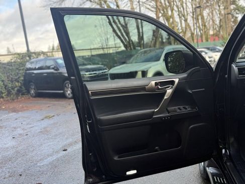 Used 2018 Lexus GX 460 image 21