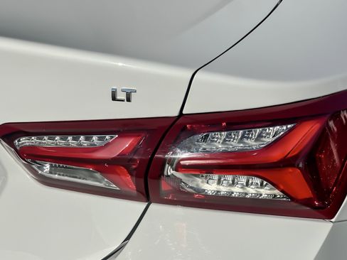 Used 2024 Chevrolet Malibu LT FWD image 25