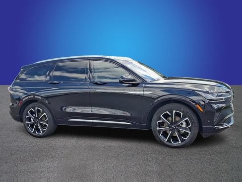 Certified 2024 Lincoln Nautilus Reserve w/ Equipment Group 203A AWD/4WD image 4