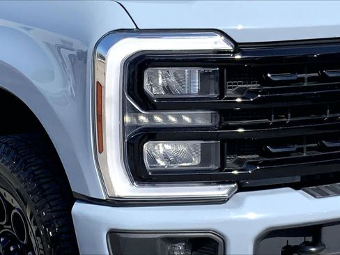 Used 2024 Ford F250 Lariat w/ Lariat Ultimate Package AWD/4WD image 25