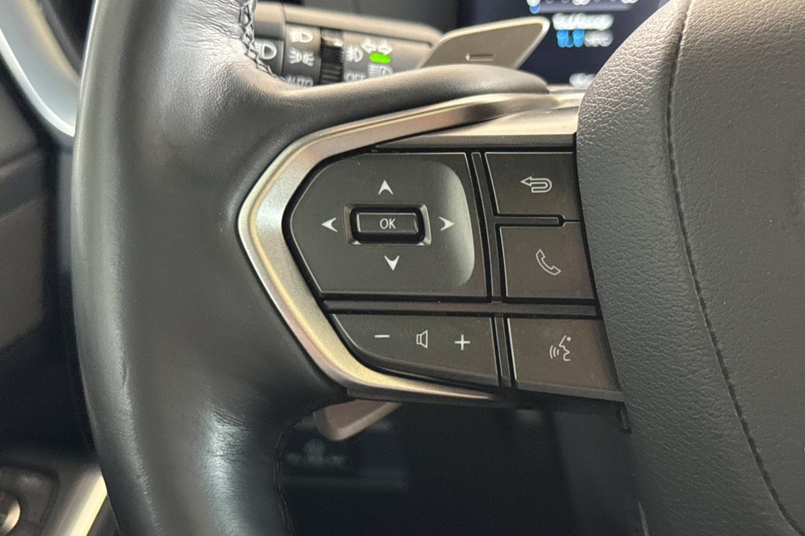 Used 2024 Lexus GX 550 w/ Accessory Package (31) AWD/4WD image 32