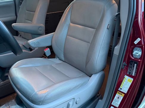 Used 2015 Toyota Sienna XLE Premium image 30