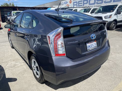 Used 2014 Toyota Prius Three FWD image 7