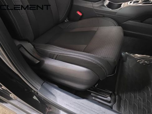 Used 2022 Subaru Outback Premium image 33