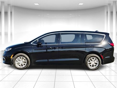 New 2026 Chrysler Pacifica Select FWD image 6
