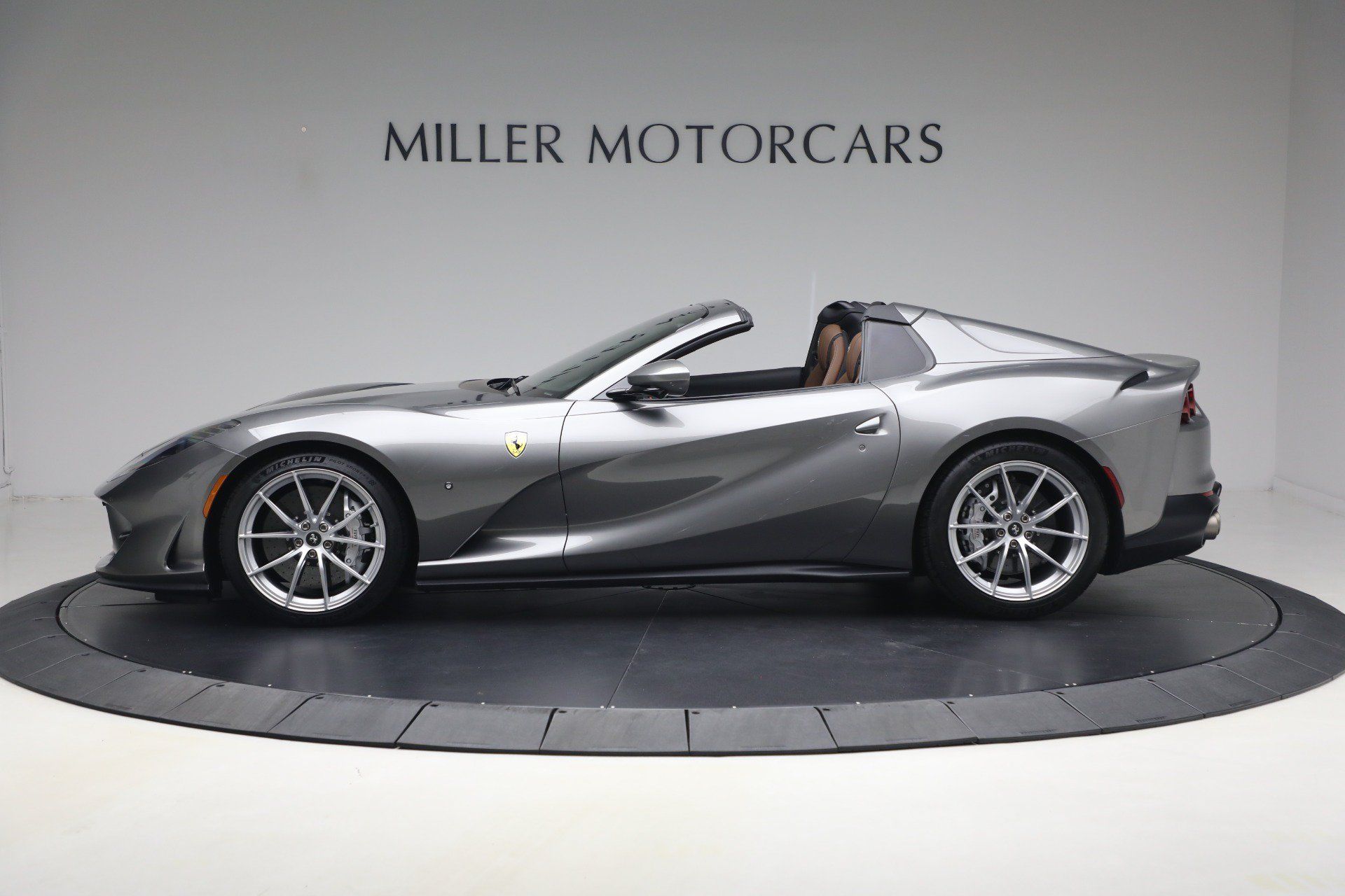 Certified 2021 Ferrari 812 GTS RWD image 3
