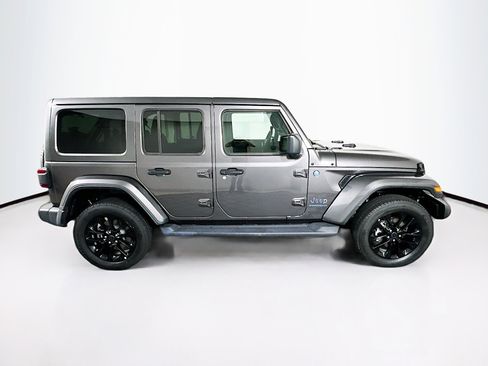 Used 2025 Jeep Wrangler Unlimited Sahara AWD/4WD image 10