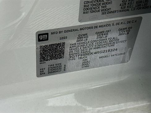 Used 2024 GMC Sierra 1500 SLE w/ Preferred Package image 12