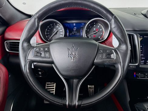 Used 2018 Maserati Levante GranSport image 17