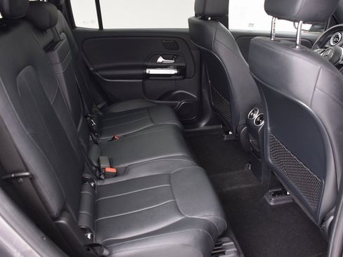 Used 2024 Mercedes-Benz EQB 300 4MATIC image 17