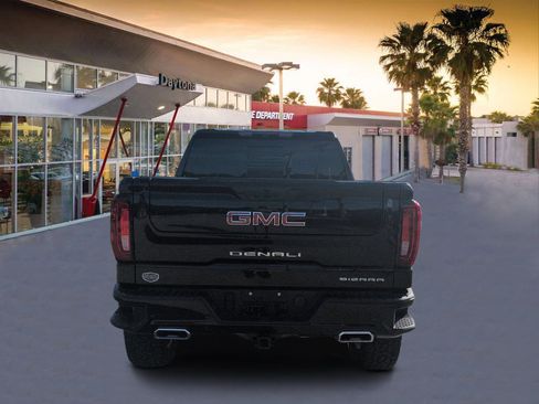 Used 2024 GMC Sierra 1500 Denali AWD/4WD image 4