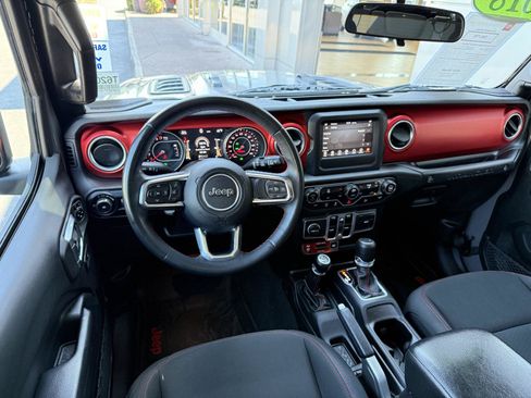 Used 2018 Jeep Wrangler Unlimited Rubicon AWD/4WD image 16