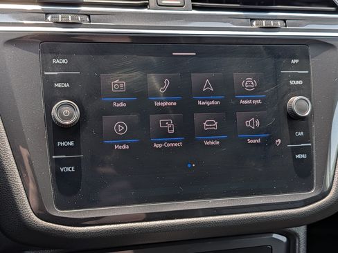 Certified 2022 Volkswagen Tiguan SE AWD/4WD image 22