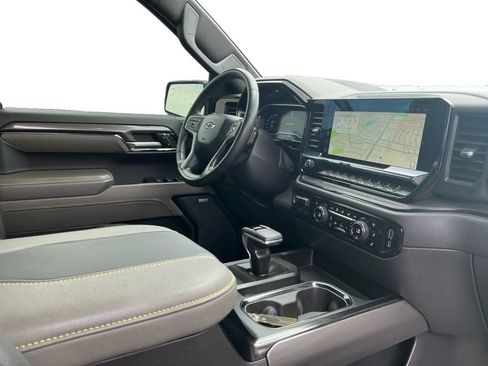 Used 2023 Chevrolet Silverado 1500 ZR2 w/ Technology Package AWD/4WD image 16