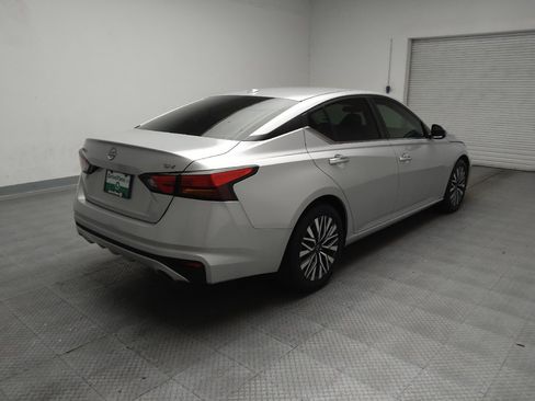 Used 2023 Nissan Altima 2.5 SV w/ SV Premium Package FWD image 9