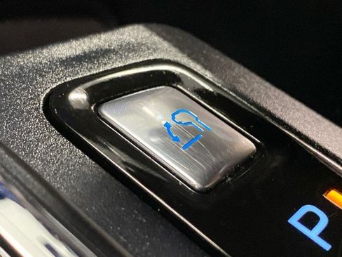 Certified 2022 Ford F150 XLT w/ Equipment Group 302A High image 26