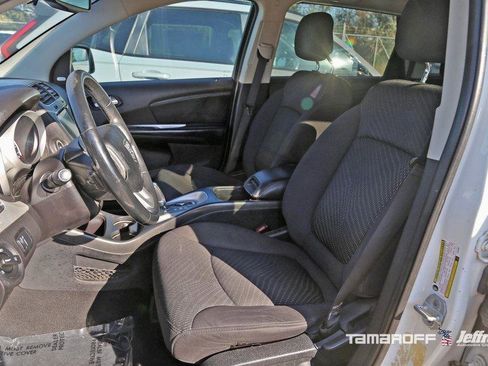 Used 2012 Dodge Journey SXT w/ Navigation & Sound Group I image 3