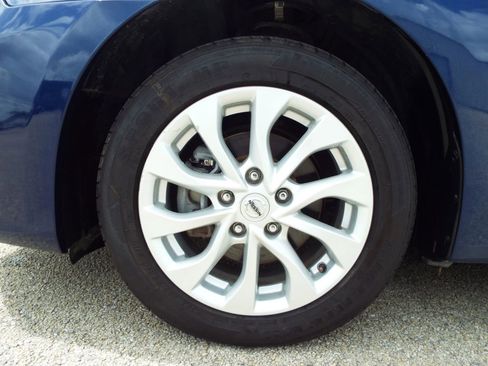 Used 2019 Nissan Sentra SV image 9