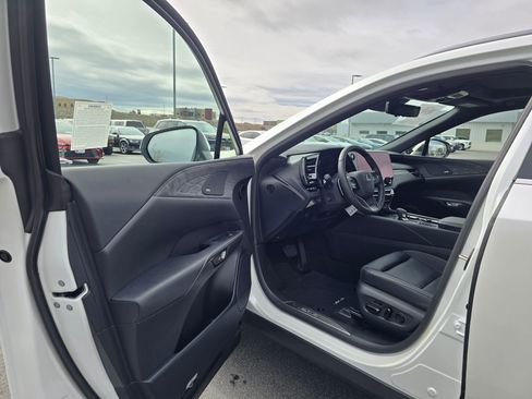 Used 2026 Lexus RX 450h Luxury w/ Convenience Package image 18