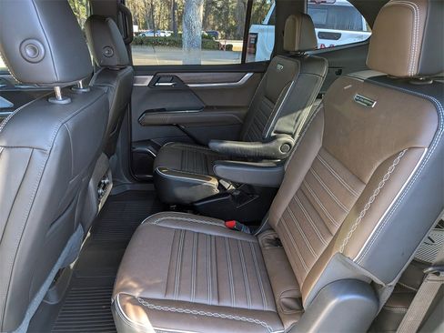 Used 2026 GMC Acadia Denali Ultimate image 15