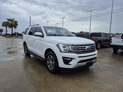 Certified 2021 Ford Expedition XLT RWD image 19