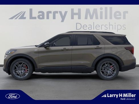 New 2026 Ford Explorer ST-Line w/ ST-Line Street Pack image 3