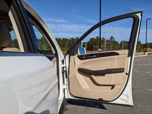 Used 2018 Mercedes-Benz GLE 350 4MATIC image 58