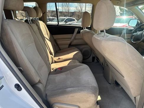 Used 2010 Toyota Highlander Sport image 16