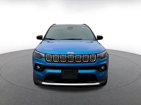 Used 2025 Jeep Compass Limited AWD/4WD image 4