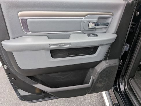 Used 2020 RAM 1500 Classic SLT image 23